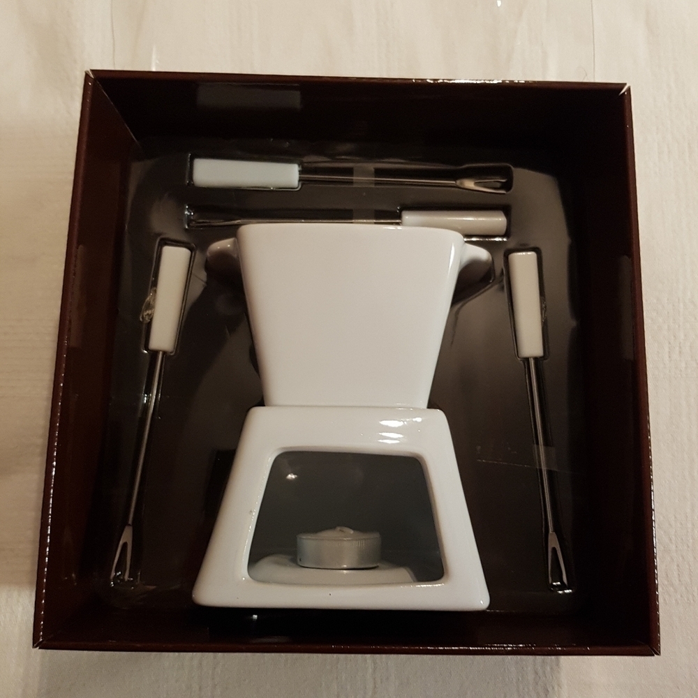 White ceramic Fondue set with forks New